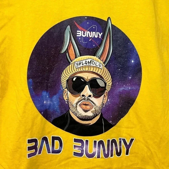 Bad Bunny Graphic Tee Medium - Picture 2 of 6